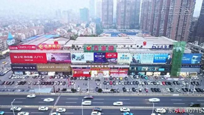 温馨港湾：客厅里的舒适传奇AG旗舰厅首页左右家居的(图2)